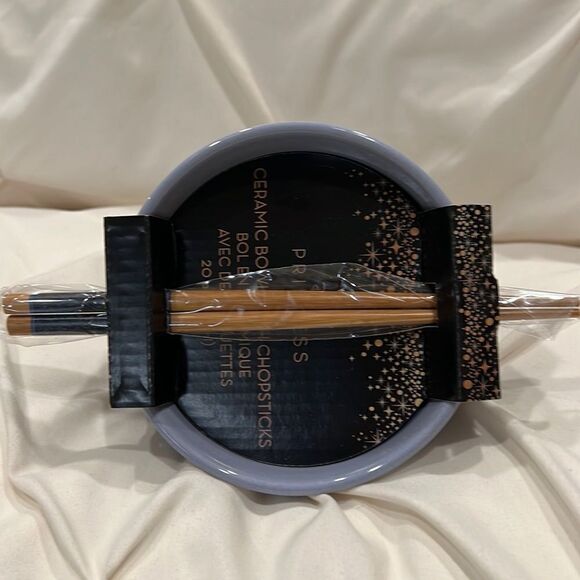 Disney Princesses Ramen Bowl With Chopsticks NWT Belle Snow White Aurora Moana - Picture 4 of 6